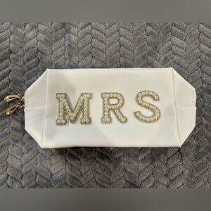 White MRS accessories bag